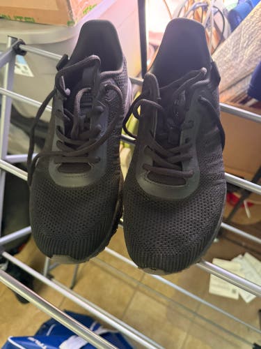 Black Men's Size M 8.5 (W 9.5) Adult Shoes (Used)