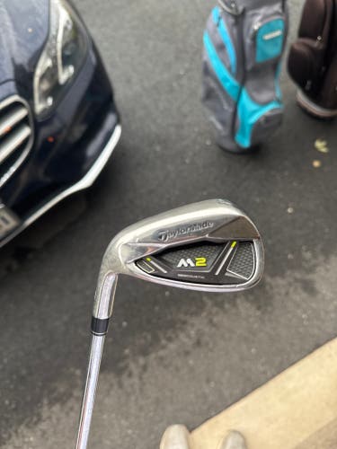 Tailor-made M2, pitching wedge lefty