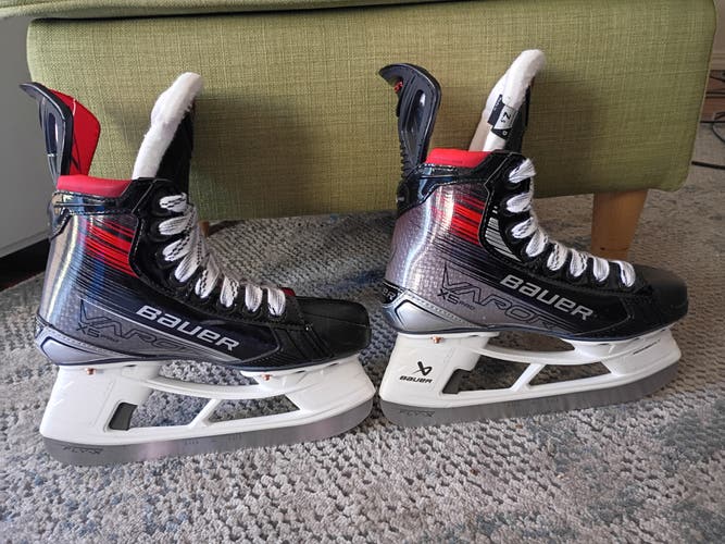 Bauer Vapor X5 Pro Hockey Skates Regular Width Size 2.5 (Used)
