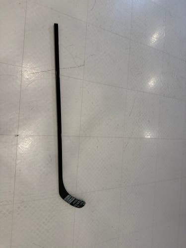 Junior All Black Right Handed Hockey Stick P92 40 Flex (New)