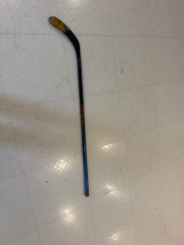 Junior Bauer Nexus Sync Right Handed Hockey Stick P92 30 Flex (Used)