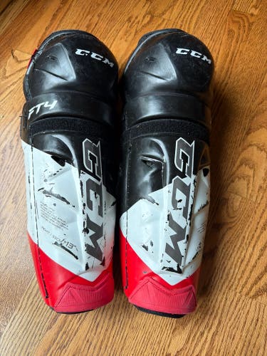 Intermediate CCM JetSpeed FT4 13" Shin Pads (Used)