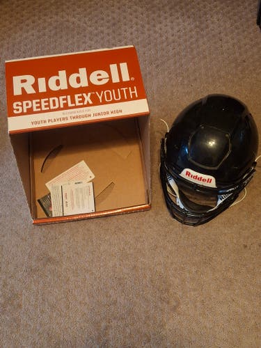 Black Youth Medium Riddell SpeedFlex Helmet (Used)
