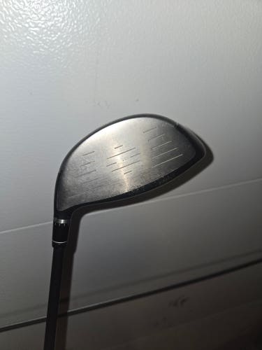 Men's TaylorMade JetSpeed Right Handed Driver Regular Flex 10.5 Loft Graphite Shaft (Used)