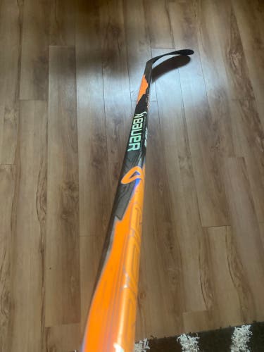 Intermediate Bauer Vapor Flylite Left Hand Hockey Stick P28 65 Flex Pro Stock (Used)