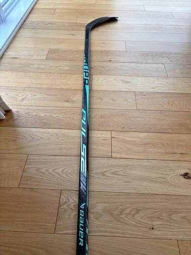 NEW Intermediate Bauer Pulse Left Hand Hockey Stick P28 65 Flex (New)