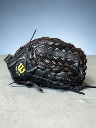 Wilson A2000 XXC RH Outfield Baseball Glove 12.75" (Used)