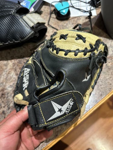All Star Cm1011 RH Catcher's Glove 31.5" (Used)