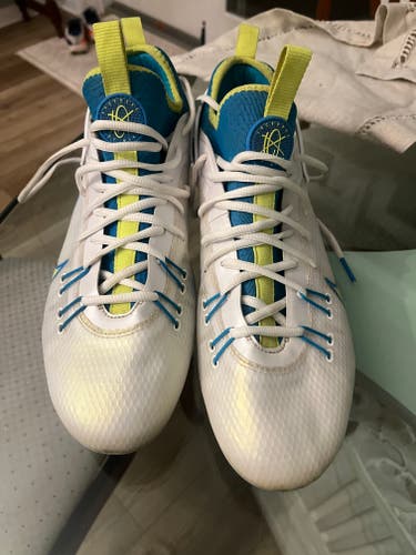 White Unisex Size M 11.0 (W 12.0) Adult Nike Low Top Alpha Huarache 9 Pro Molded Cleats (Used)
