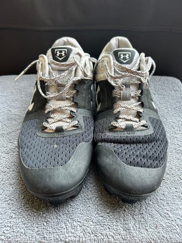 Black Men's Size M 12.0 (W 13.0) Under Armour Leadoff low rm Low Top Molded Cleats (Used)