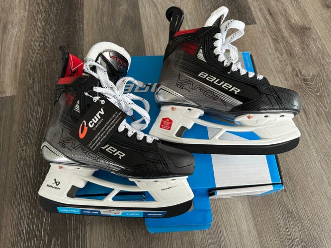 (New) Bauer Vapor X5 Pro Hockey Skates Size 4 Fit 3
