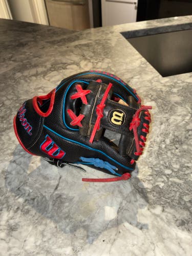 Wilson A2000 RH Infield Baseball Glove 11" (Used)