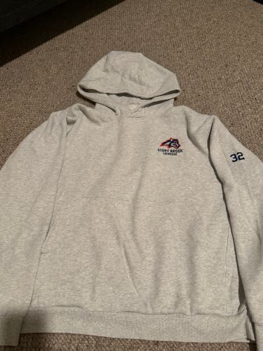 Gray Women's XL Lululemon Sweatshirt (Used)