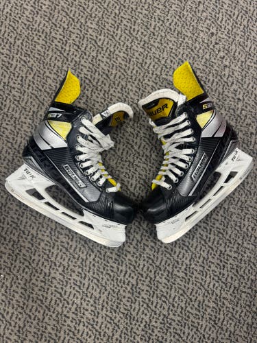 Bauer Supreme S37 Hockey Skates Regular Width 9.5 (Used)