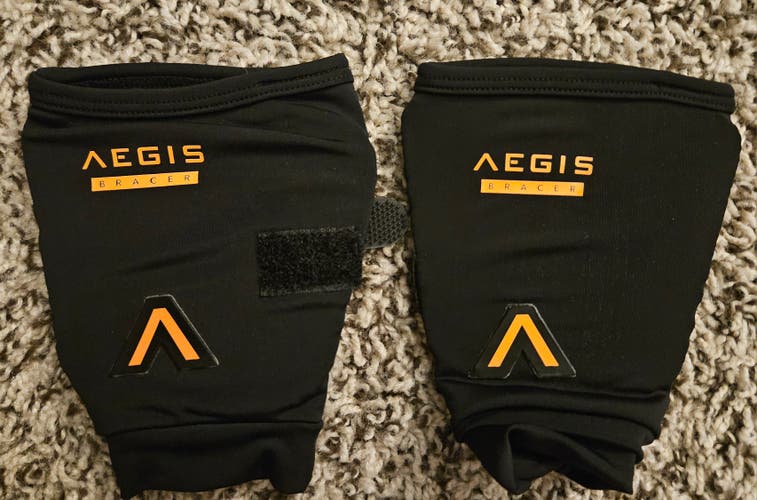 Aegis Youth S Wrist Guards (New without packaging)