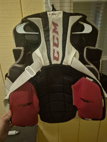 Large/Extra Large CCM EFlex 5.9 Goalie Chest Protector (Used)