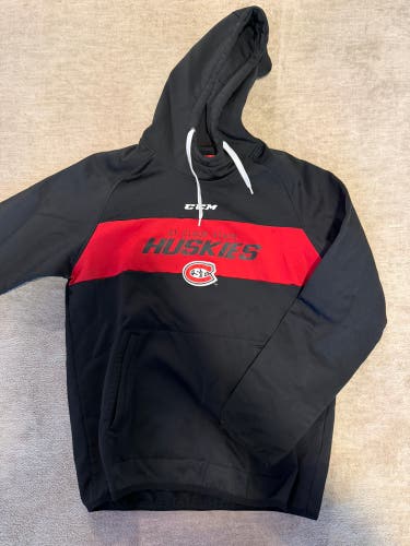Black Men's Large CCM Sweatshirt (Used)