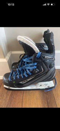 CCM Ribcor 50k Pump Hockey Skates Size 5 (Used)