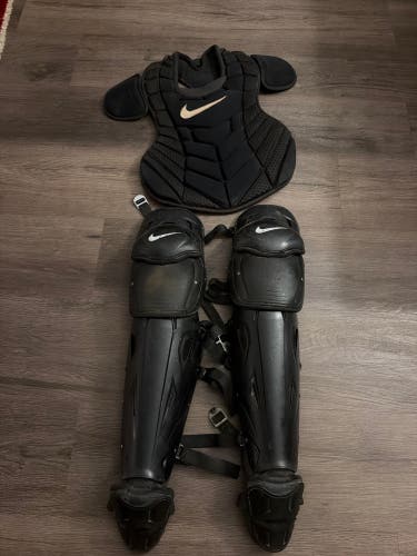 Nike catchers gear *Used*