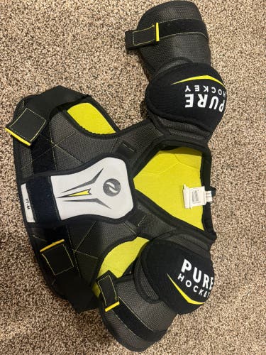 Medium Youth Pure Hockey Shoulder Pads (Used)