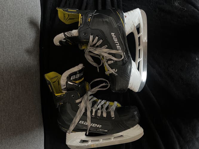 Black/Yellow 2022 Bauer Supreme M4 Hockey Skates Regular Width Size 6.5 (Used)