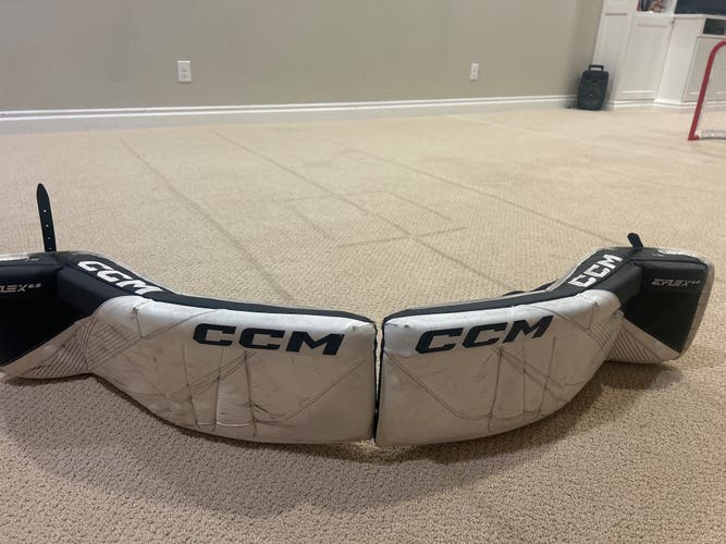 28" CCM EFlex 6.5 Goalie Leg Pads (Used)