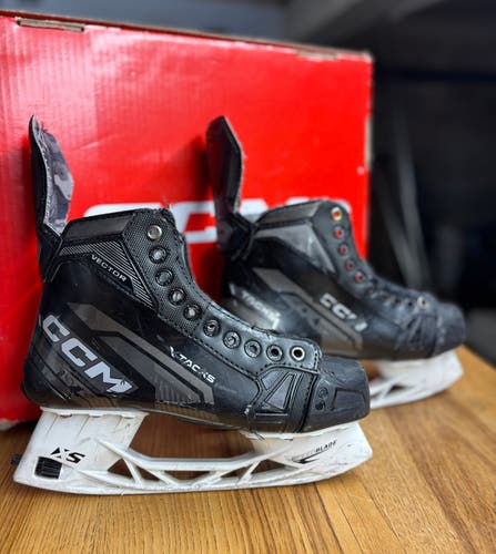 2022 CCM Tacks Vector Hockey Skates Regular Width Senior 6.5 Regular Width (Used)