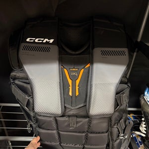 Large/Extra Large CCM Pro Spec Goalie Chest Protector Pro Stock (Used)