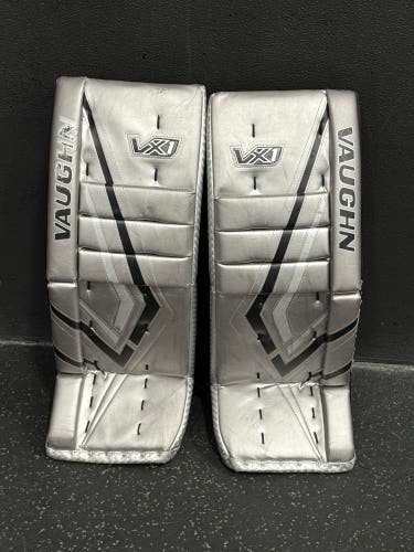 26+2" Vaughn VX1 Junior Goalie Leg Pads (Used)