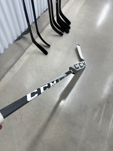 Used Once Senior CCM Extreme Flex 5.5 Regular Goalie Stick 26" Paddle (Used)