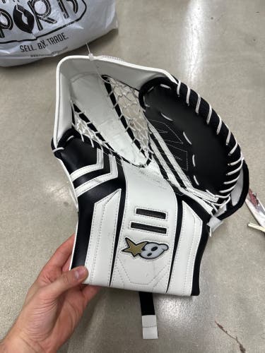 Used once Brian's Optik X3 Goalie GloveRegular (Used)