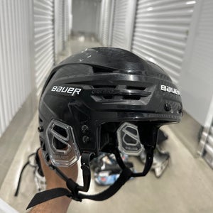 Medium Bauer Re-Akt 85 Helmet (Used)