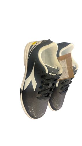 Diadora Pichichi Jr Soccer Cleats - Black/White - Size 13.5