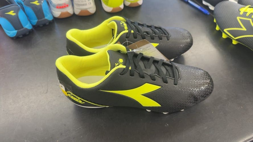 Diadora Pichichi SR Soccer Shoes - Size 8.5 Brand new