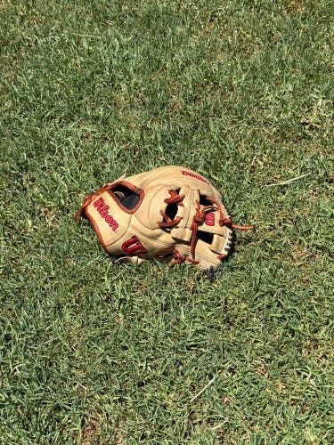 Wilson A2000 1787 RHT Infield Baseball Glove 11.75" (Used)