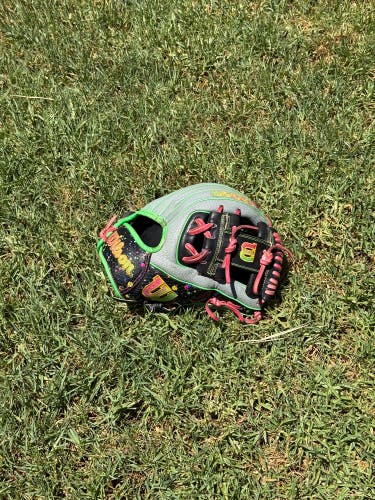 Wilson A2000 1786 RHT Infield Baseball Glove 11.5" (Used)