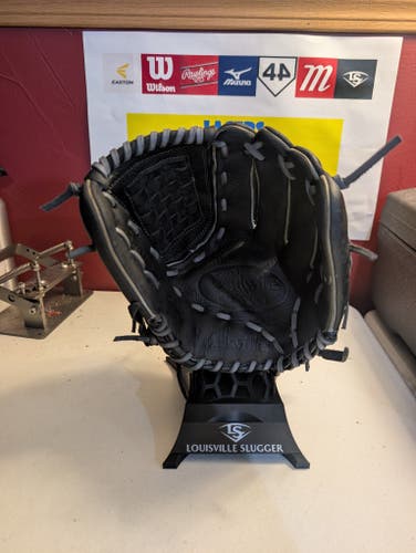 Infield RH Louisville Slugger Dynasty series Baseball Glove 12" (Used)