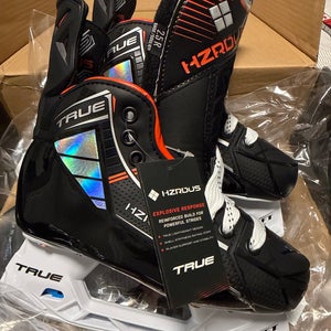 Black 2023 True HZRDUS 7x Hockey Skates Regular Width Size 2.5 (New)