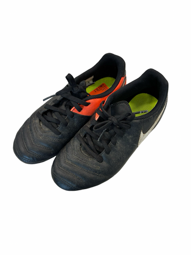 Used Nike Soccer Cleats Black Junior 02.5 11682-S000136608