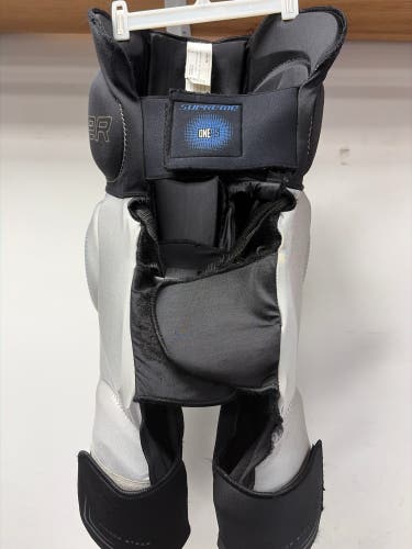 Medium Bauer Supreme One95 Girdle (Used)