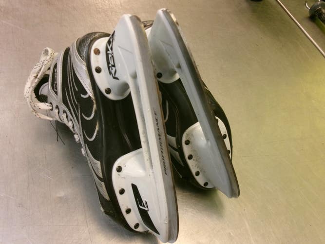 Used Reebok RBK Junior Hockey Skate Junior 03 11339-S000205201