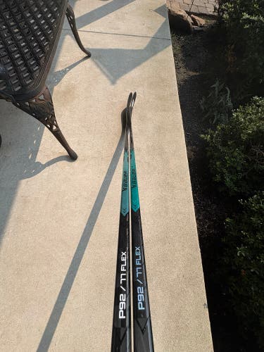 2 Senior Bauer Pulse Left Hand Hockey Stick P92 77 Flex (New)