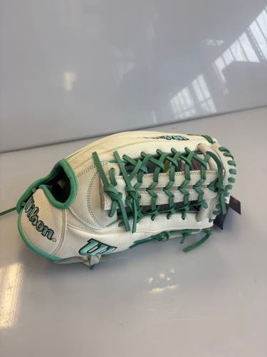 Wilson A1000 T125 RH Softball Glove 12.5" (New)