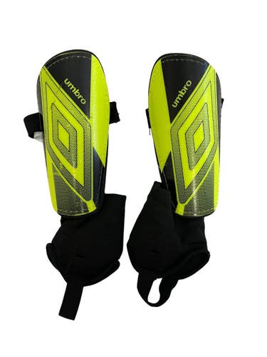 Used Umbro Soccer Shin Guards Junior Green MD 11692-S000155136