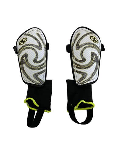 Used ATHLETIC WORKS Soccer Shin Guards Junior White MD 11692-S000155141