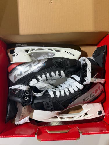 Senior CCM JetSpeed FT6 Pro Hockey Skates Regular Width Pro Stock 9.5 (New) 9828