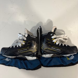 Bauer Supreme M40 Hockey Skates Regular Width 13.5 (Used)