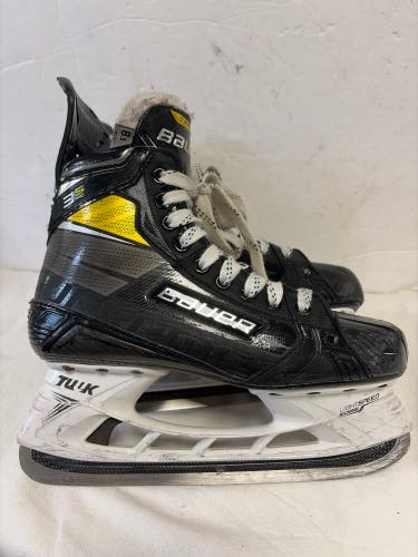 Black Bauer Supreme 3S Pro Hockey Skates Regular Width Pro Stock 8.5 (Used)