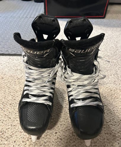 Black 2022 Bauer Supreme Mach Hockey Skates 8.5 Fit 2 Very minimal wear