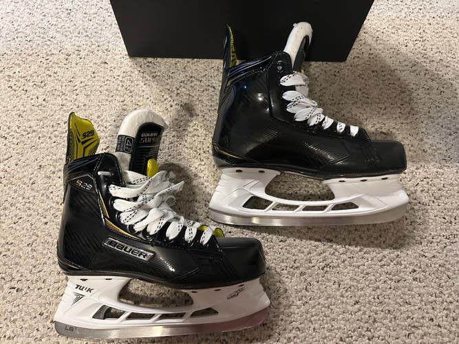 Black 2018 Bauer Supreme S29 Hockey Skates Regular Width Size 4.5 no wear